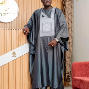 Grand Boubou Prestige Gris Impérial – 3 Pièces